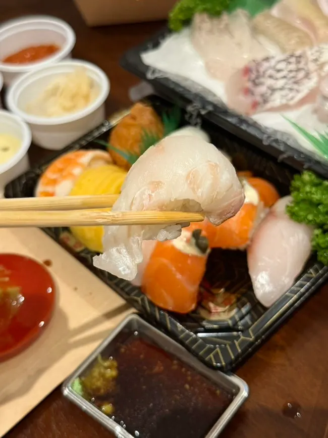Cutlassfish and bigfin reef squid sashimi assortment