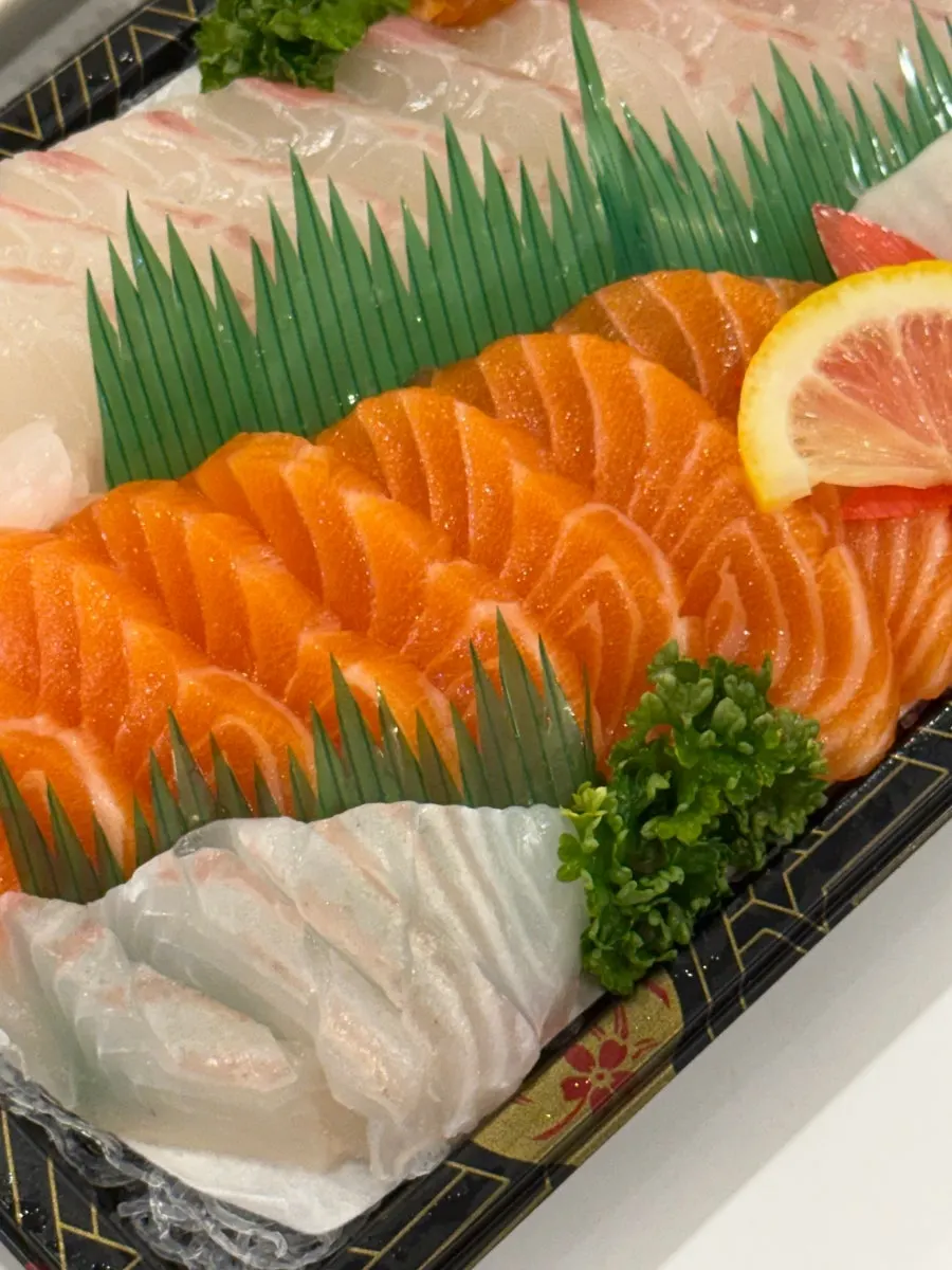 Futomaki at a seaside picnic