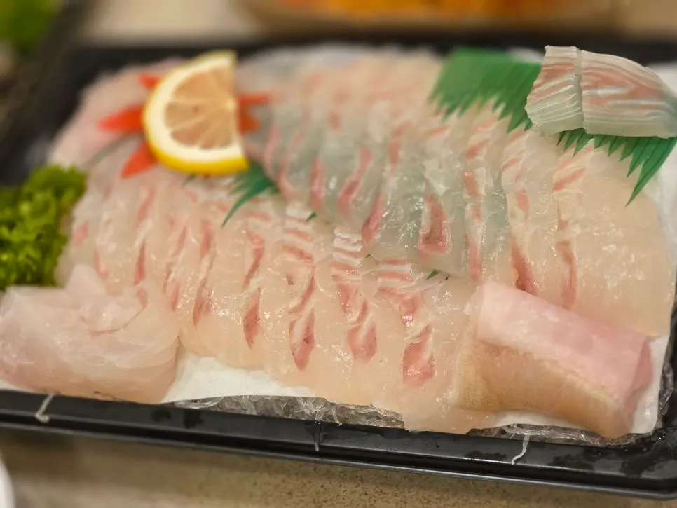 Thick-cut flounder sashimi
