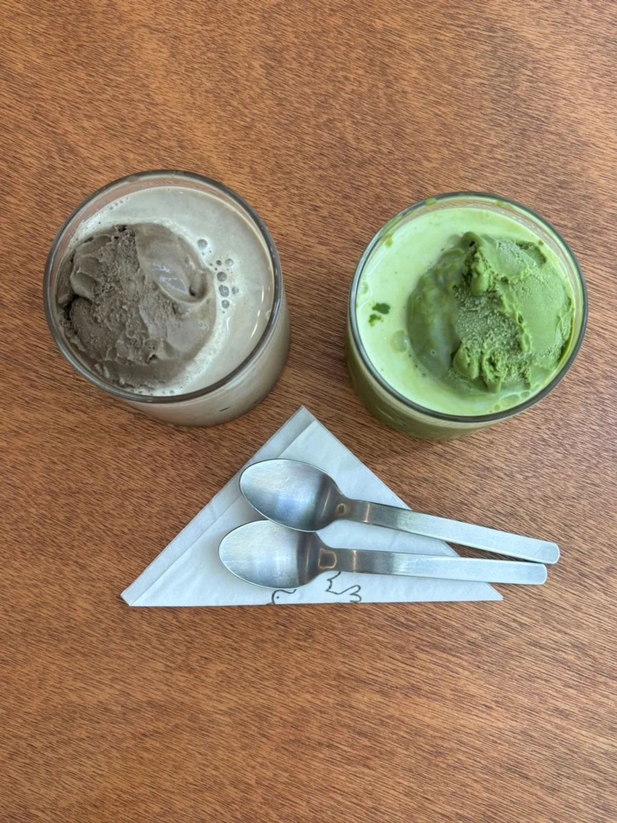Dobana's signature drinks Matcha-oreum and Hojicha-oreum