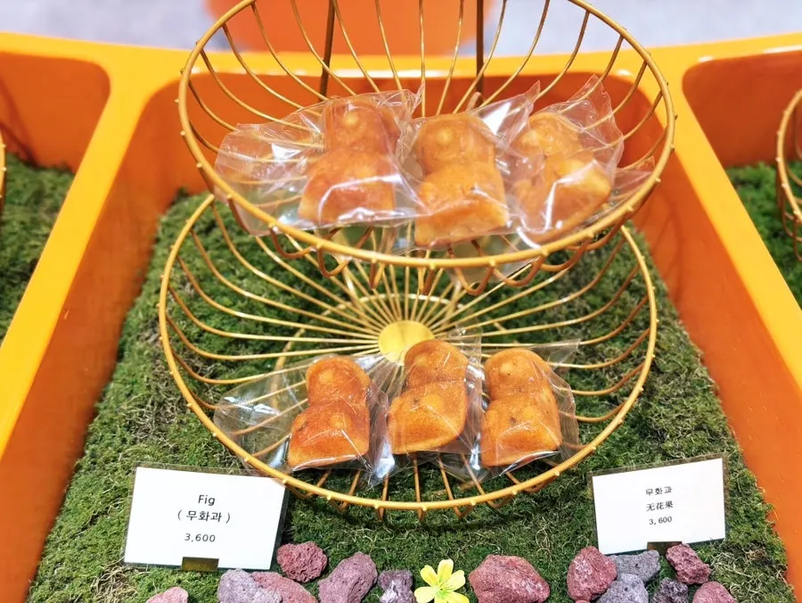 Packaged Hareubangne for a Jeju travel gift
