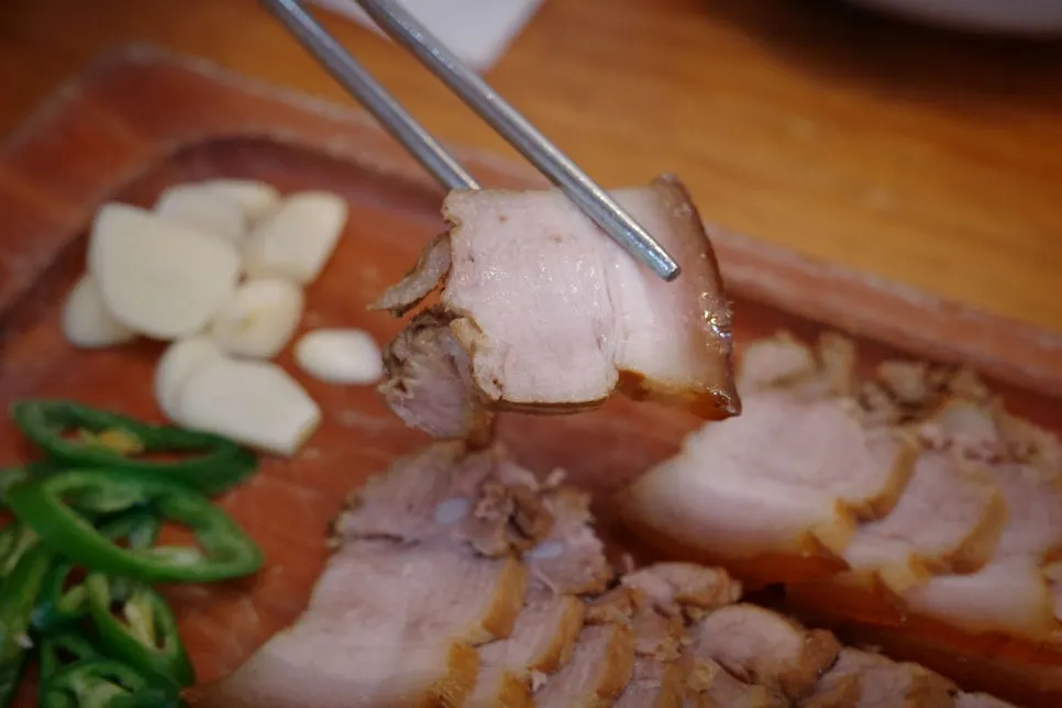 Cross-section of dombe pork showing lean meat and fat