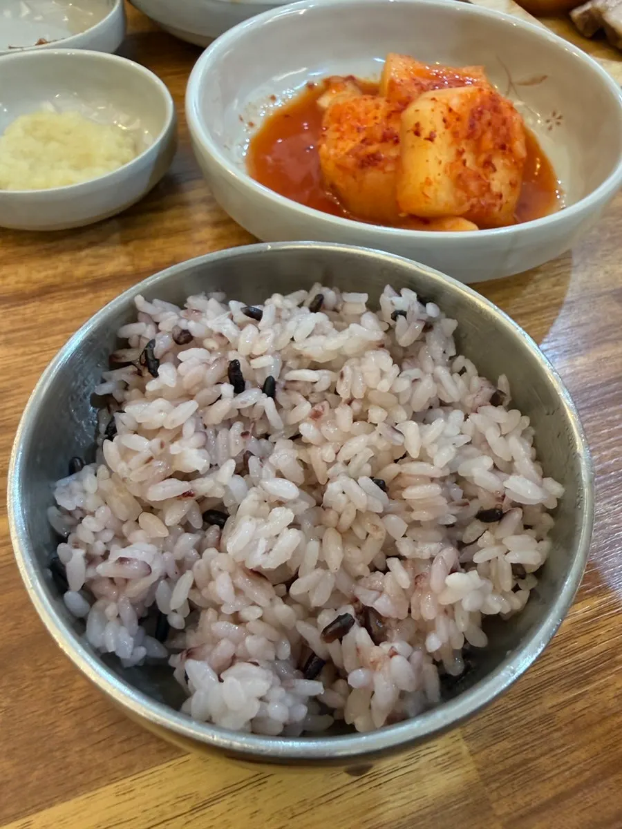 깍두기와 마늘다대기 반찬