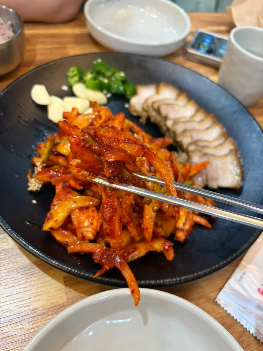양무침 한 접시 가까이 본 모습