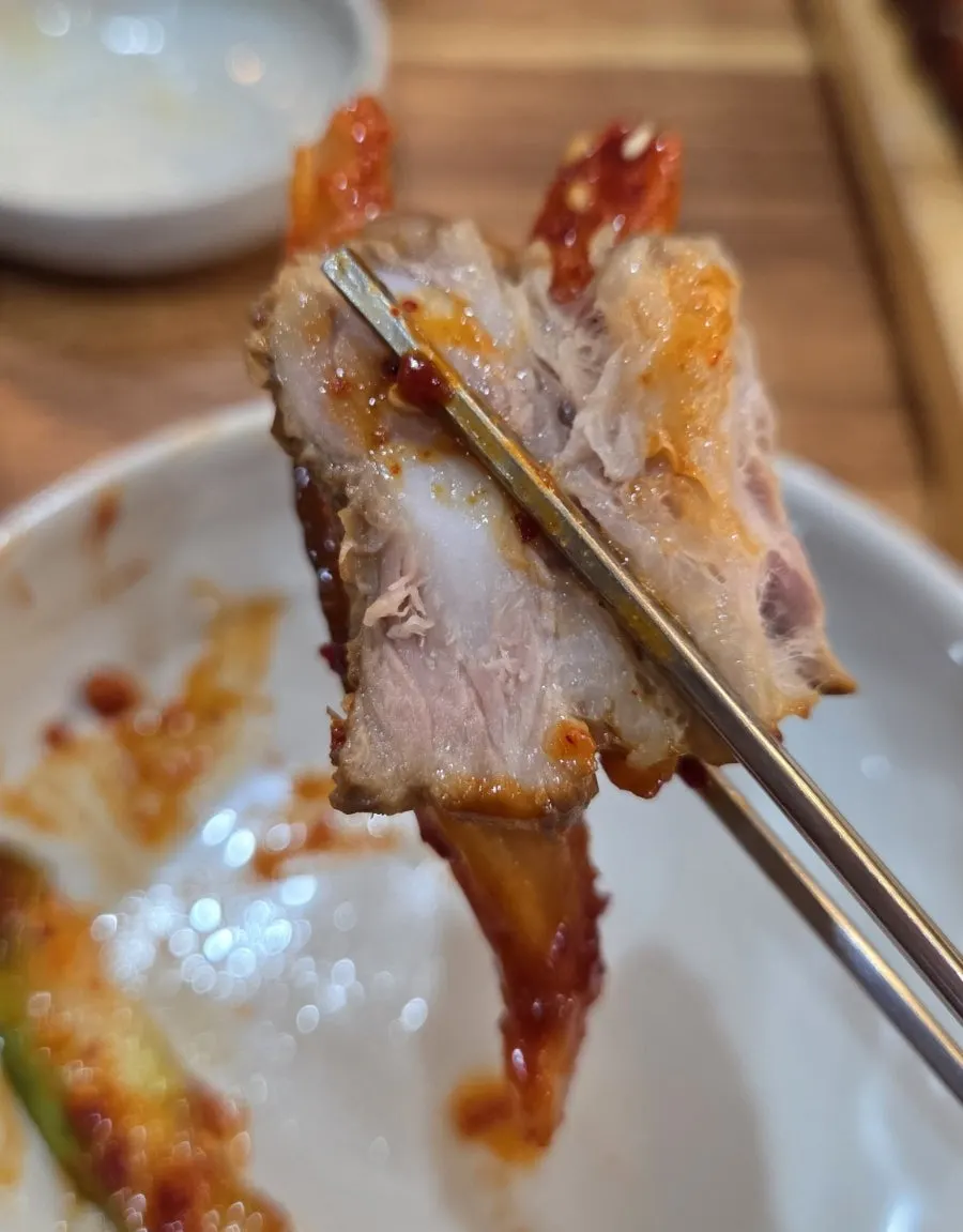 A plate of thick-sliced dombe pork