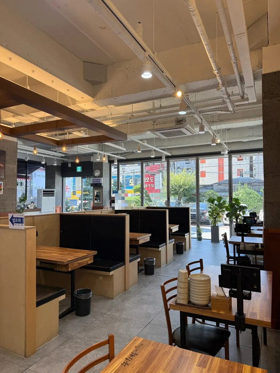 Entrance to the haejangguk restaurant at the far end of the building