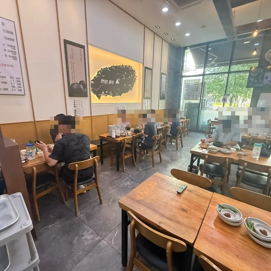 2-person seating good for solo dining