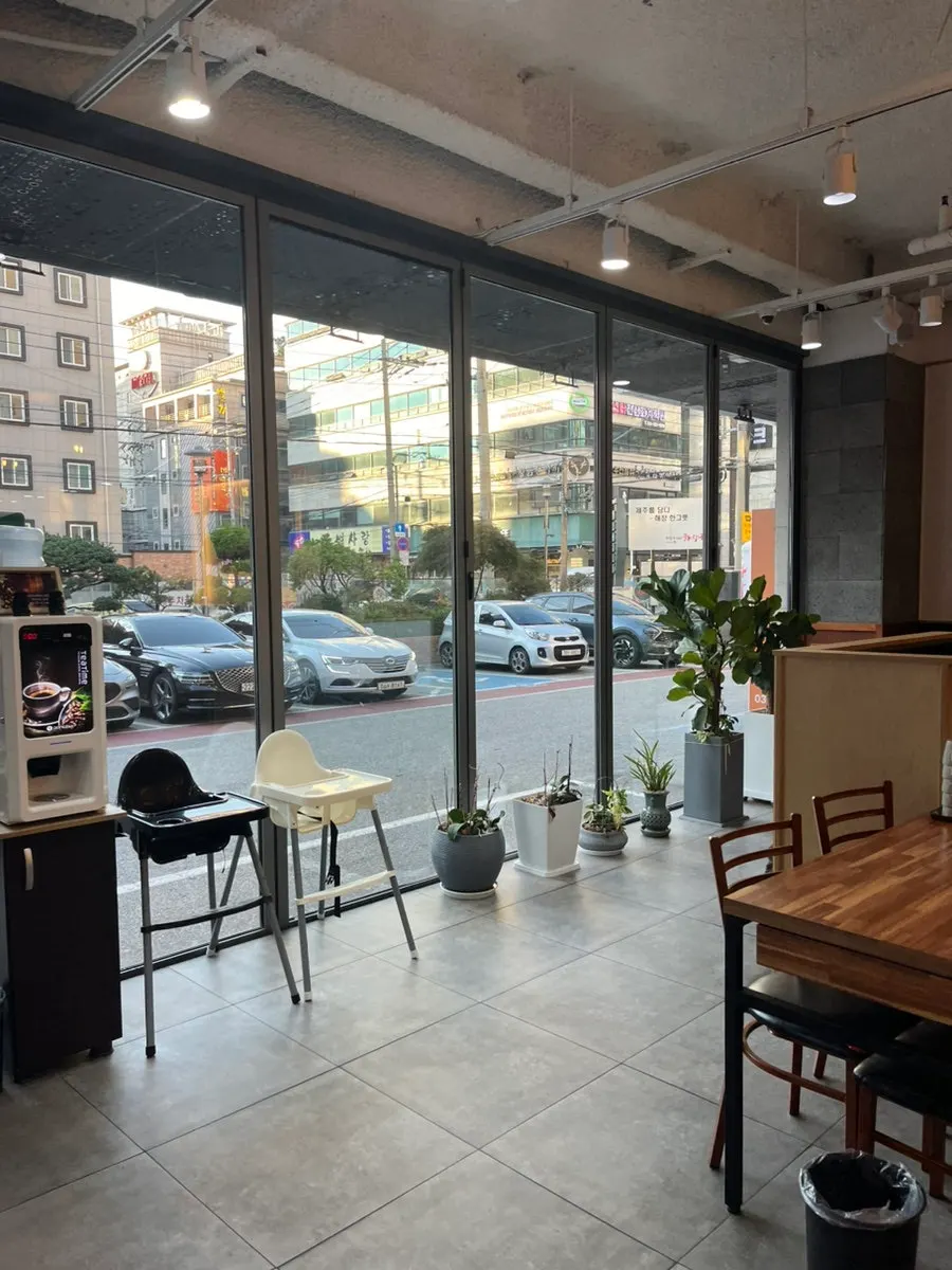 해장국집 내부 테이블 배치