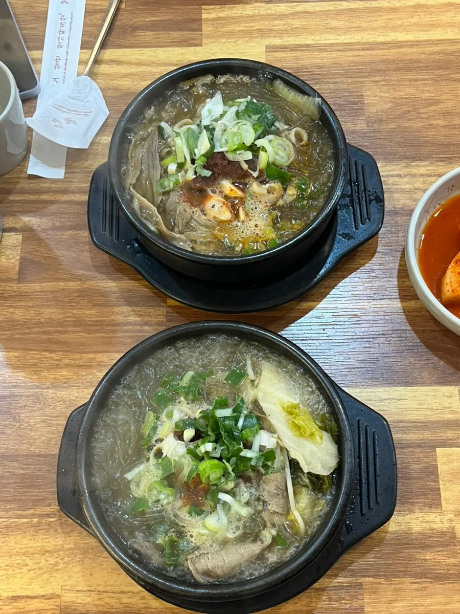선지 있는 해장국과 없는 해장국 두 그릇