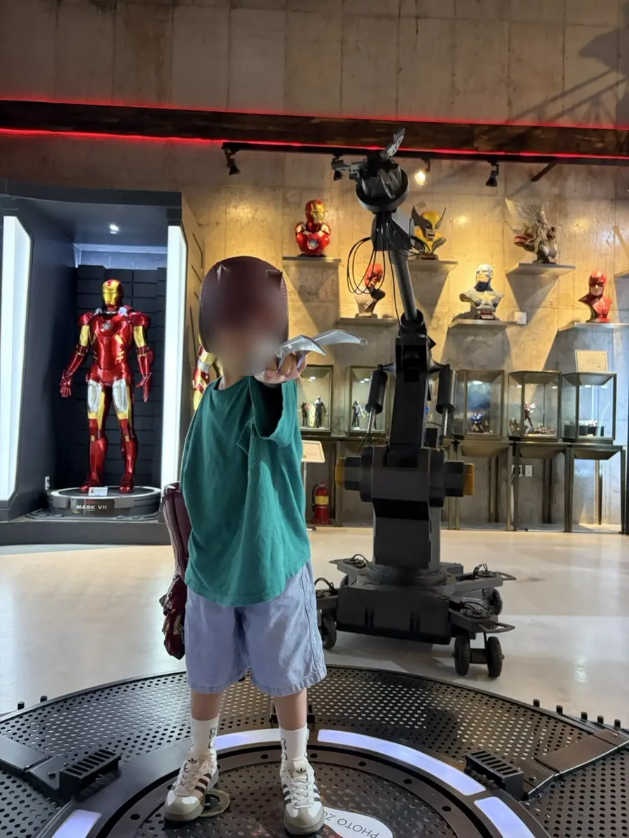 子どものヒーロー体験の様子
