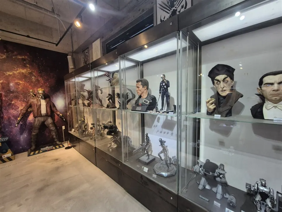 Exhibition area with Terminator and classic horror characters
