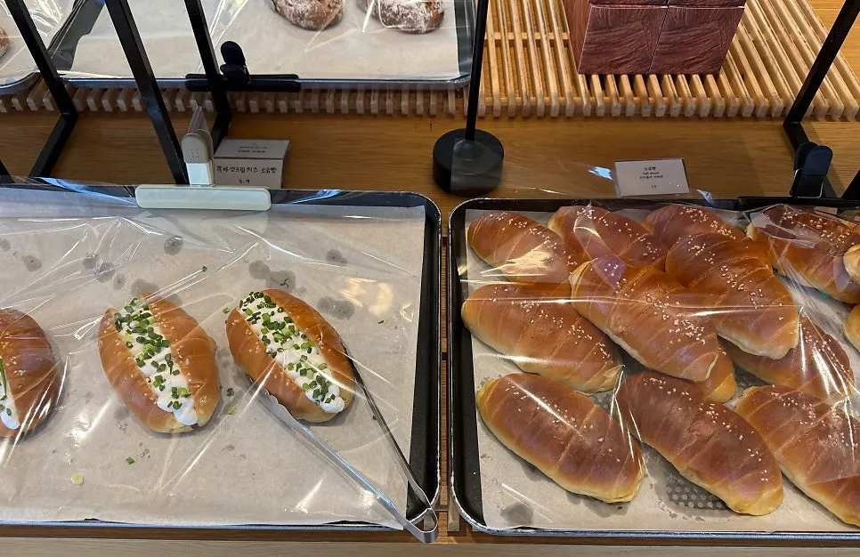 Bread on display in the café