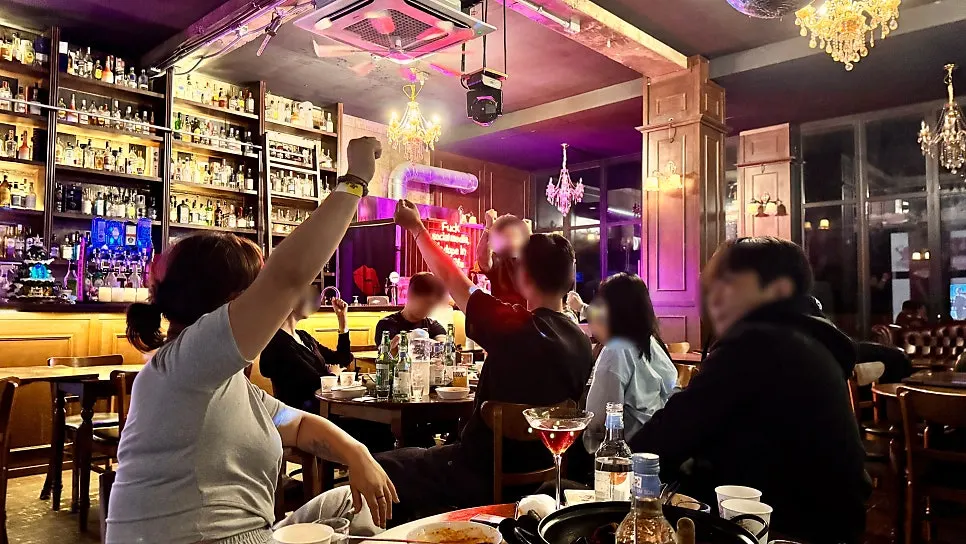 Party table at Jejugetto on a weekday Wednesday