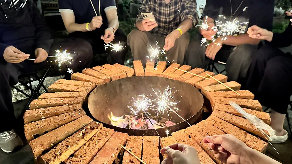 A party table where the average age was 28