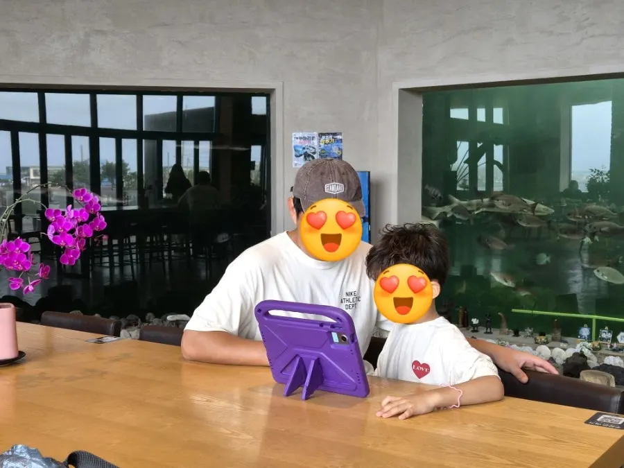 체험 접수와 안전교육 영상 시청 장면