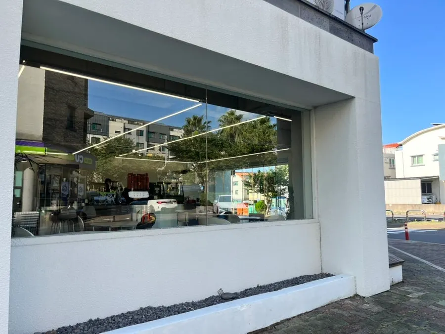 Visit to Gluttony Coffee in Jeju