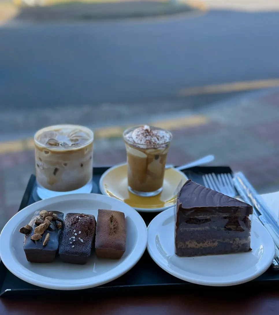 Gluttony Latte and dessert order