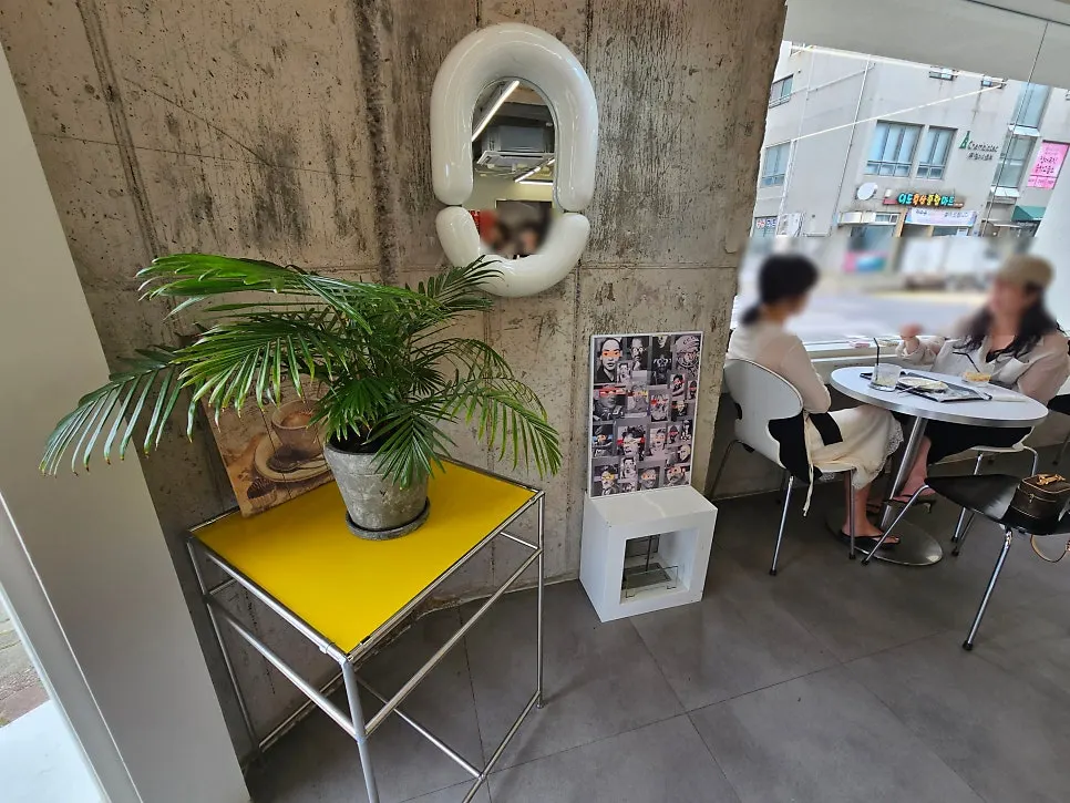 Interior decor of Gluttony Coffee