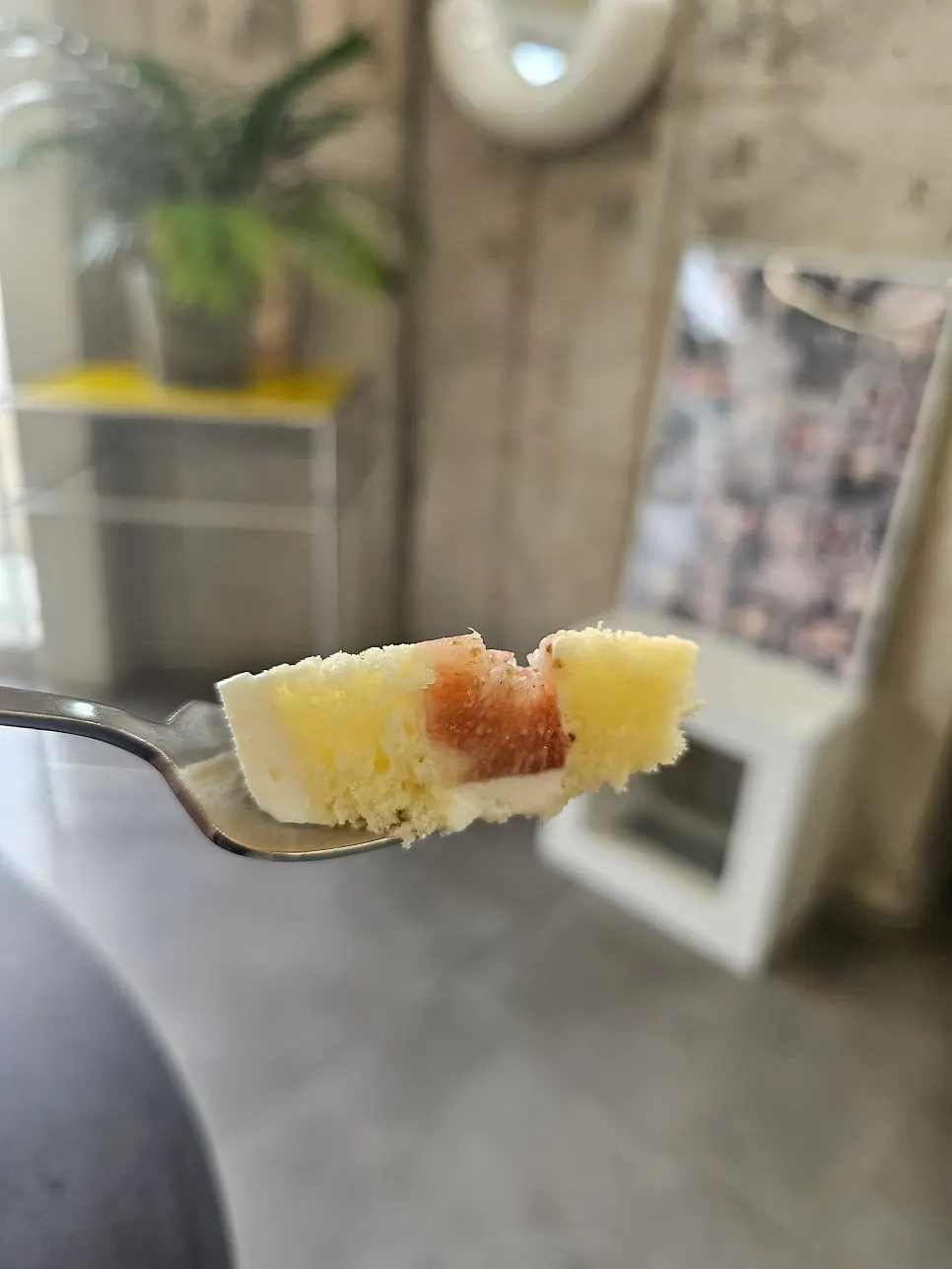 Cross-section of the fig cake on a fork