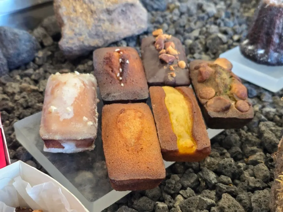 Gift cookie boxes on display
