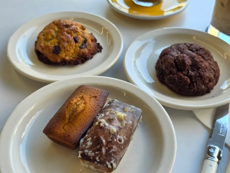 Plate of plain and lemon financiers
