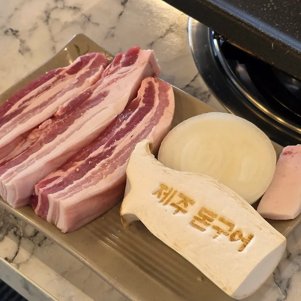 Signature Jeju black pork set at Don Gueo in Gujwa