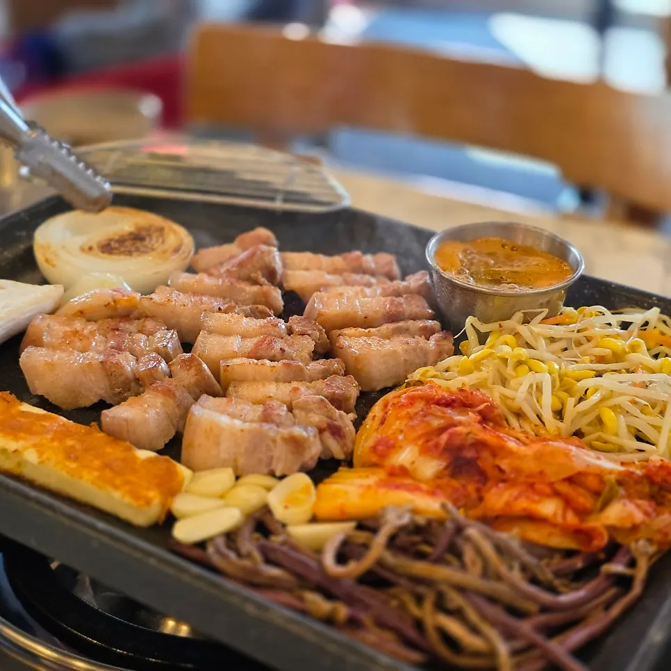 Jeju black pork set at Don Gueo in Gujwa