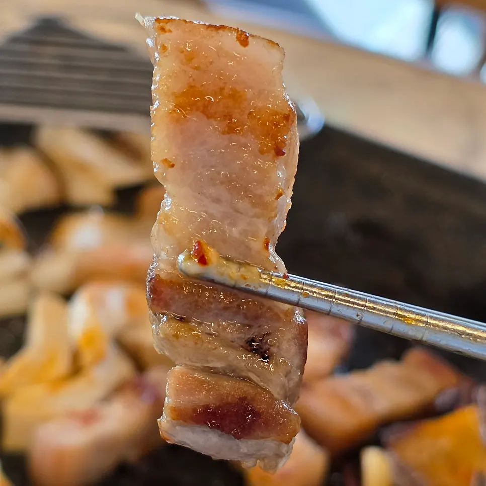 Black pork five-layer pork belly with meljeot