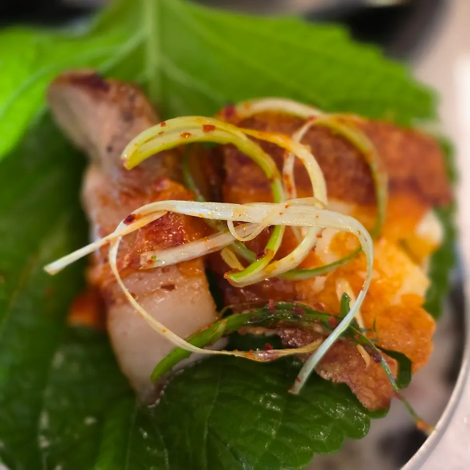 Black pork set enjoyed with meljeot