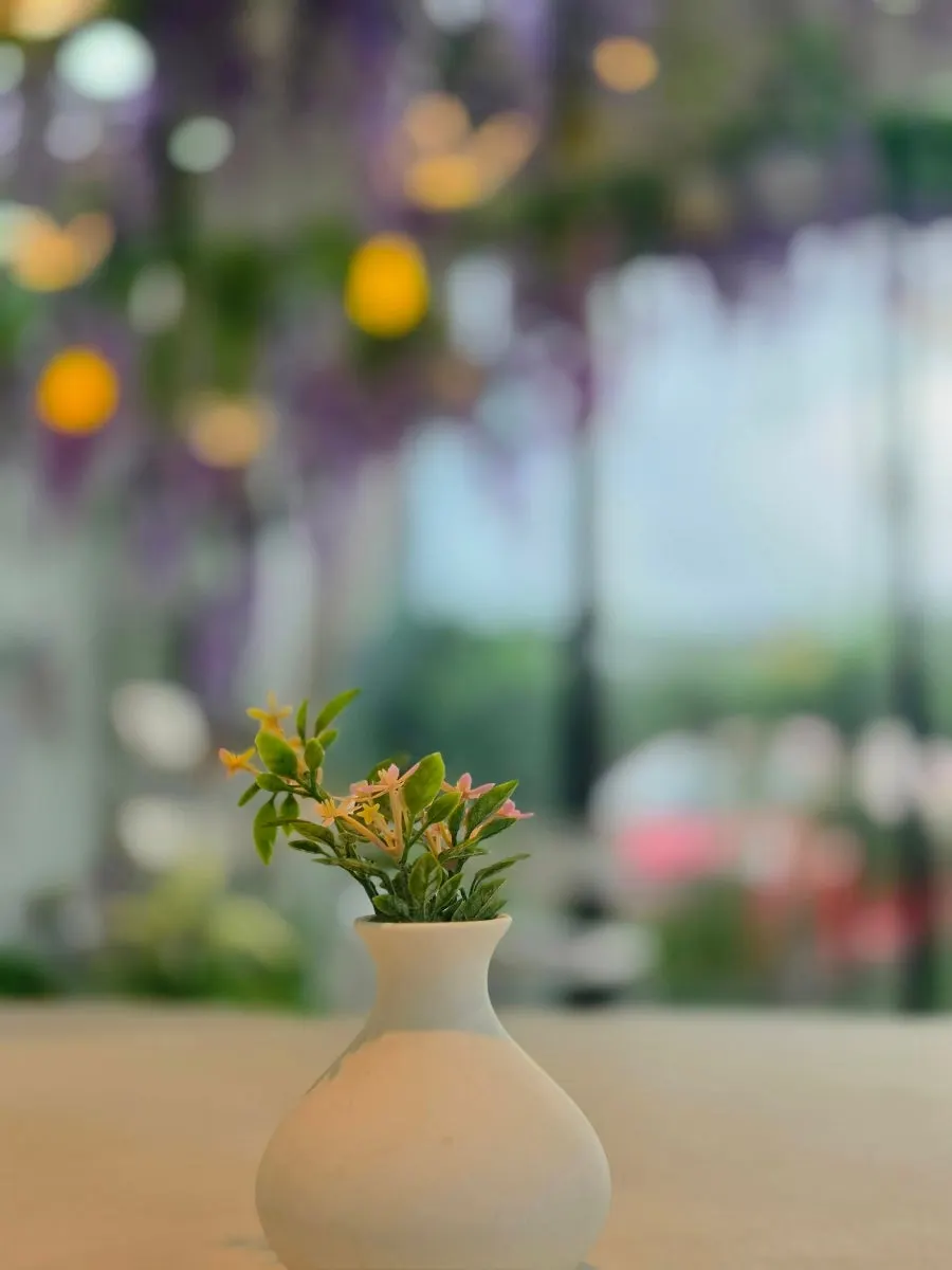Beautifully decorated café drink