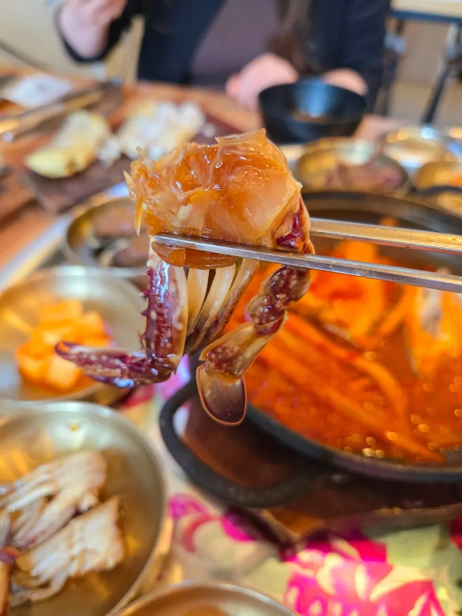 Soy-marinated crab and soy-marinated abalone side dishes