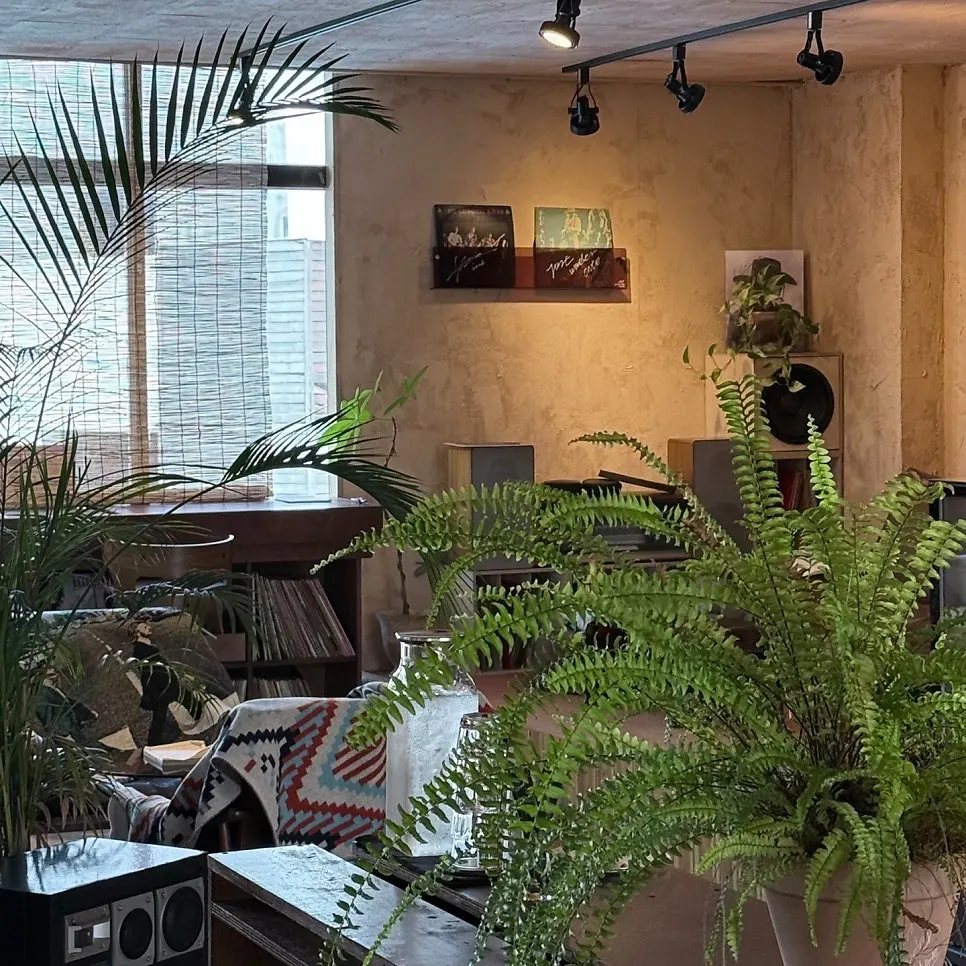 Interior of Just Wonder Note matching the café's atmosphere