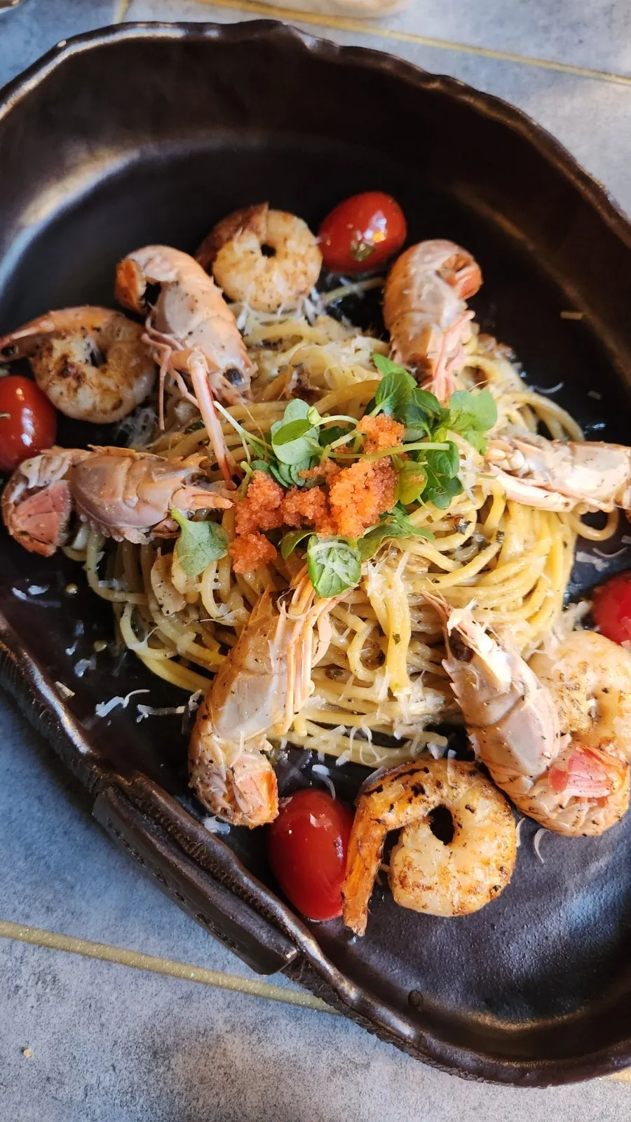 Alhi salad with shrimp