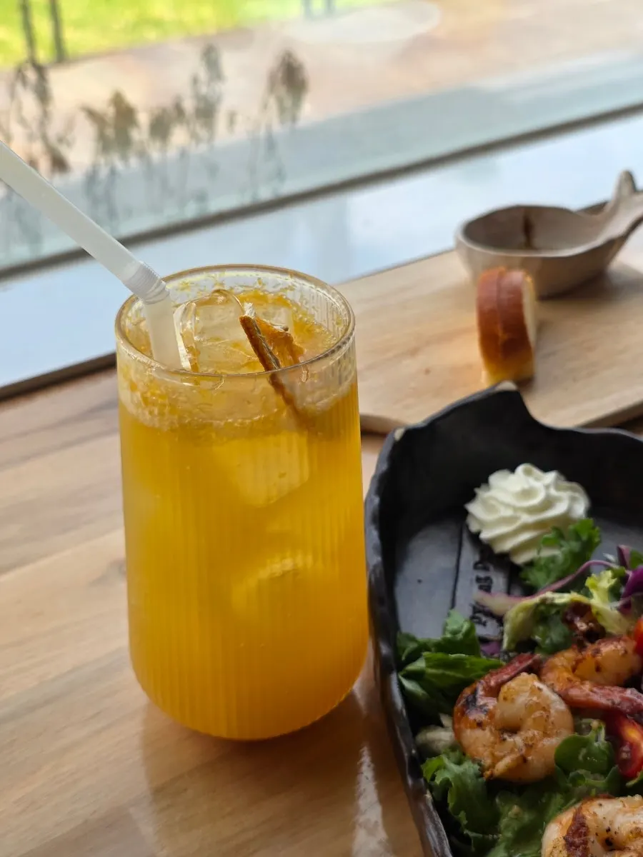 Shrimp salad with dressing