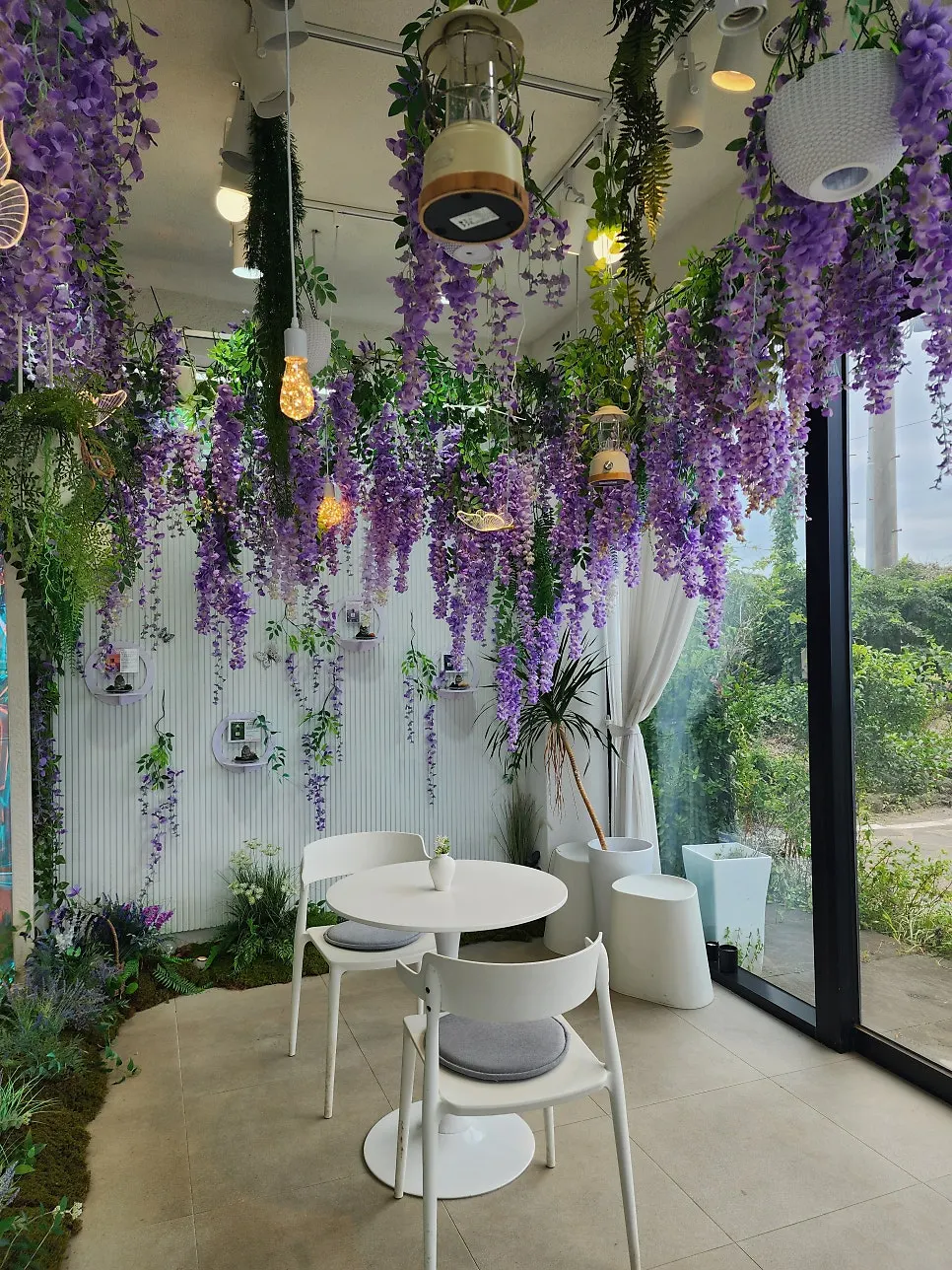 수경정원 앞에서 찍은 세로 반영 사진