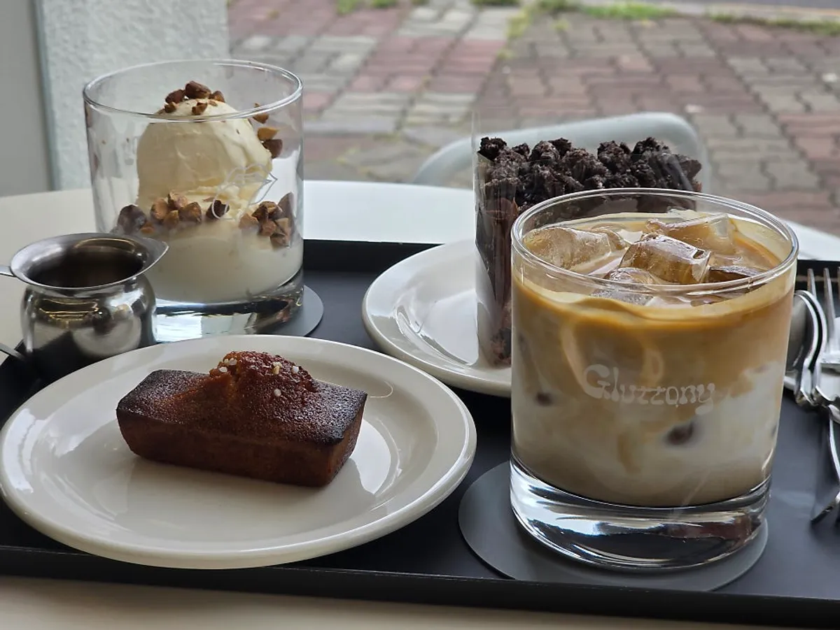 Salted caramel financier with coffee