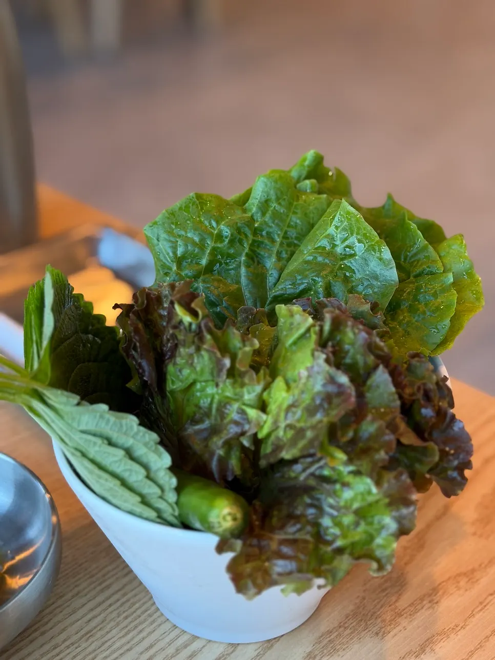 게장을 비롯한 반찬 클로즈업