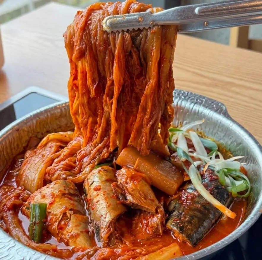 넉넉하게 담긴 묵은지