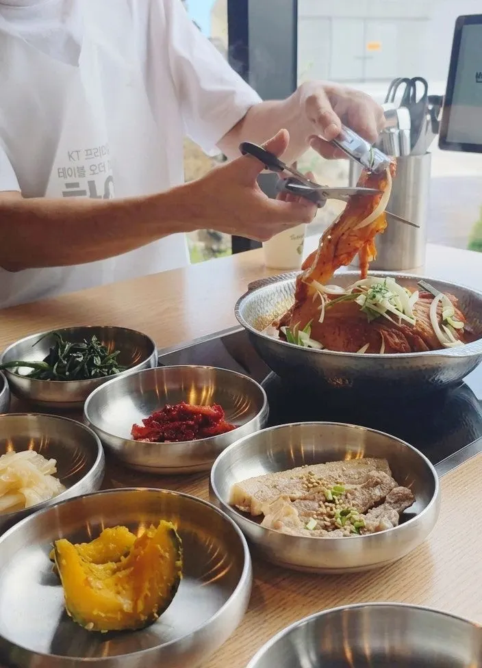 푹 끓여 바로 먹는 고등어쌈밥
