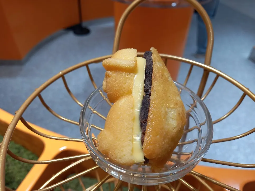 Harubangne with ang-butter filling