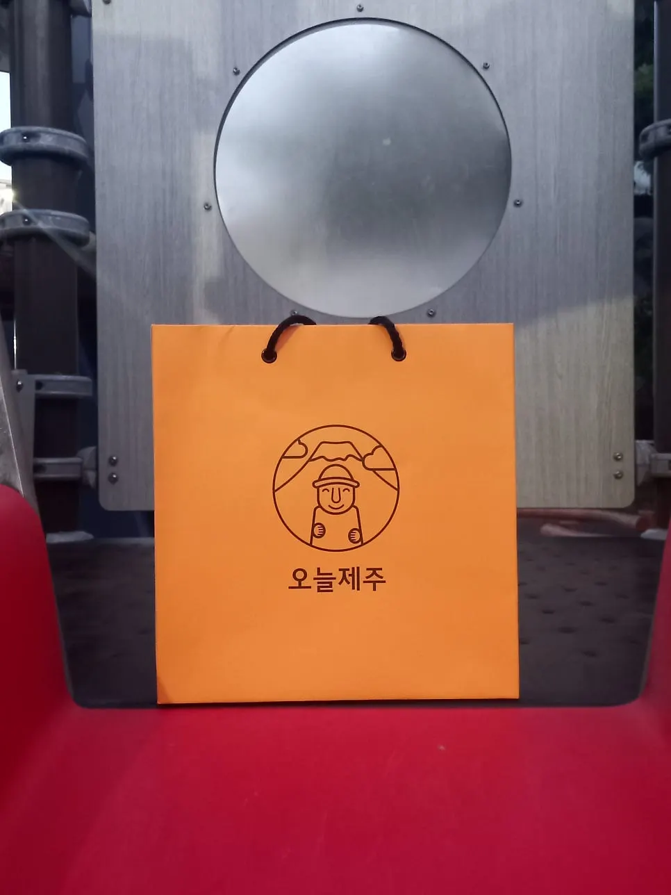 The 8-piece Harubangne madeleine box I brought home