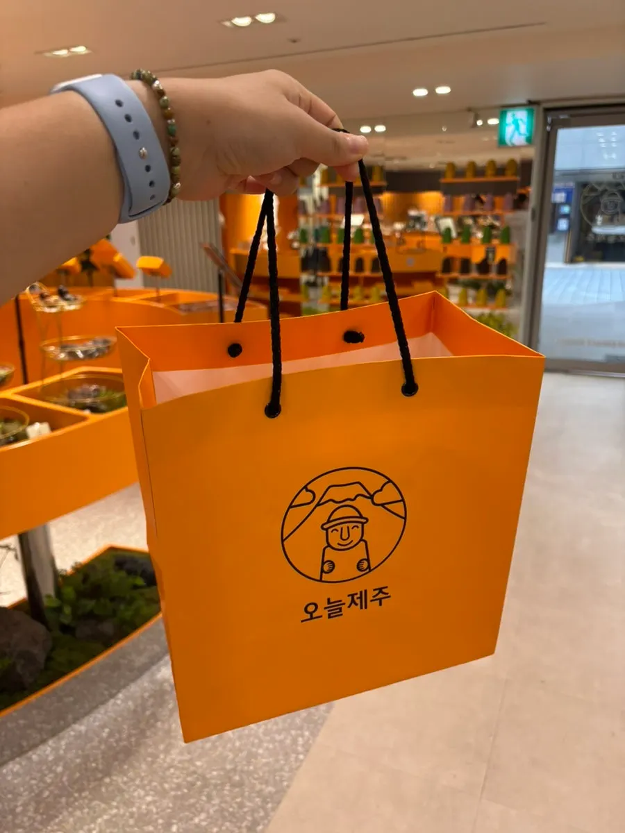 Jeju-exclusive dessert souvenirs