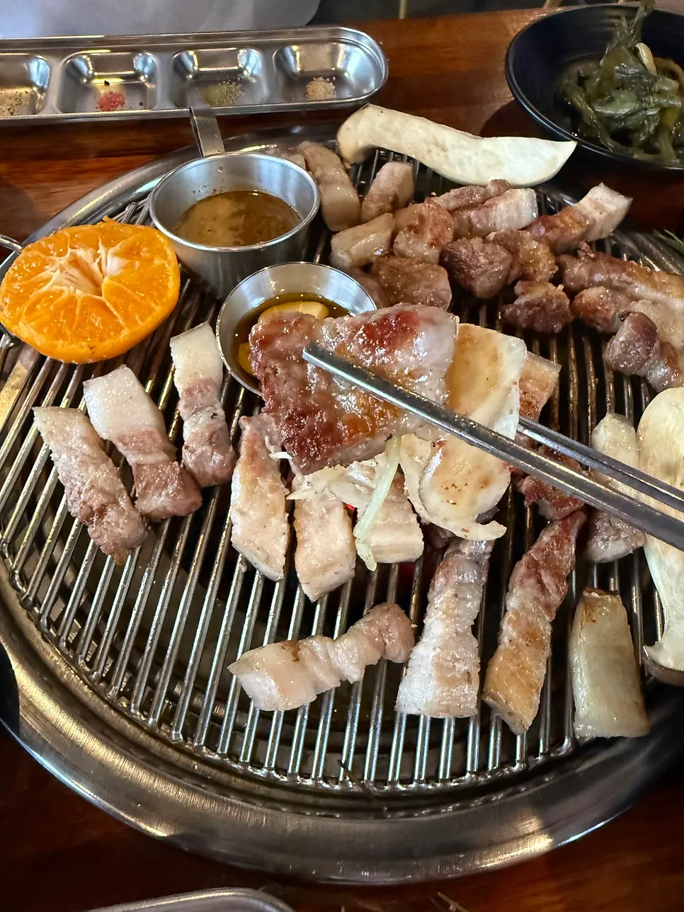 Pork belly with a chewy skin side