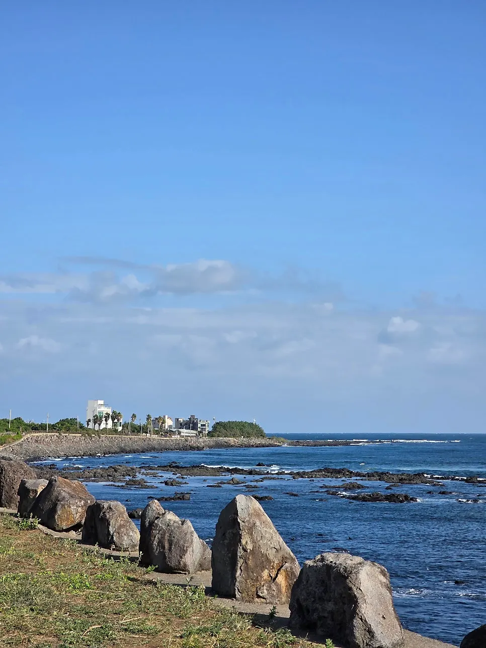 Exterior of Jeju Healing Dwaeji with sea view
