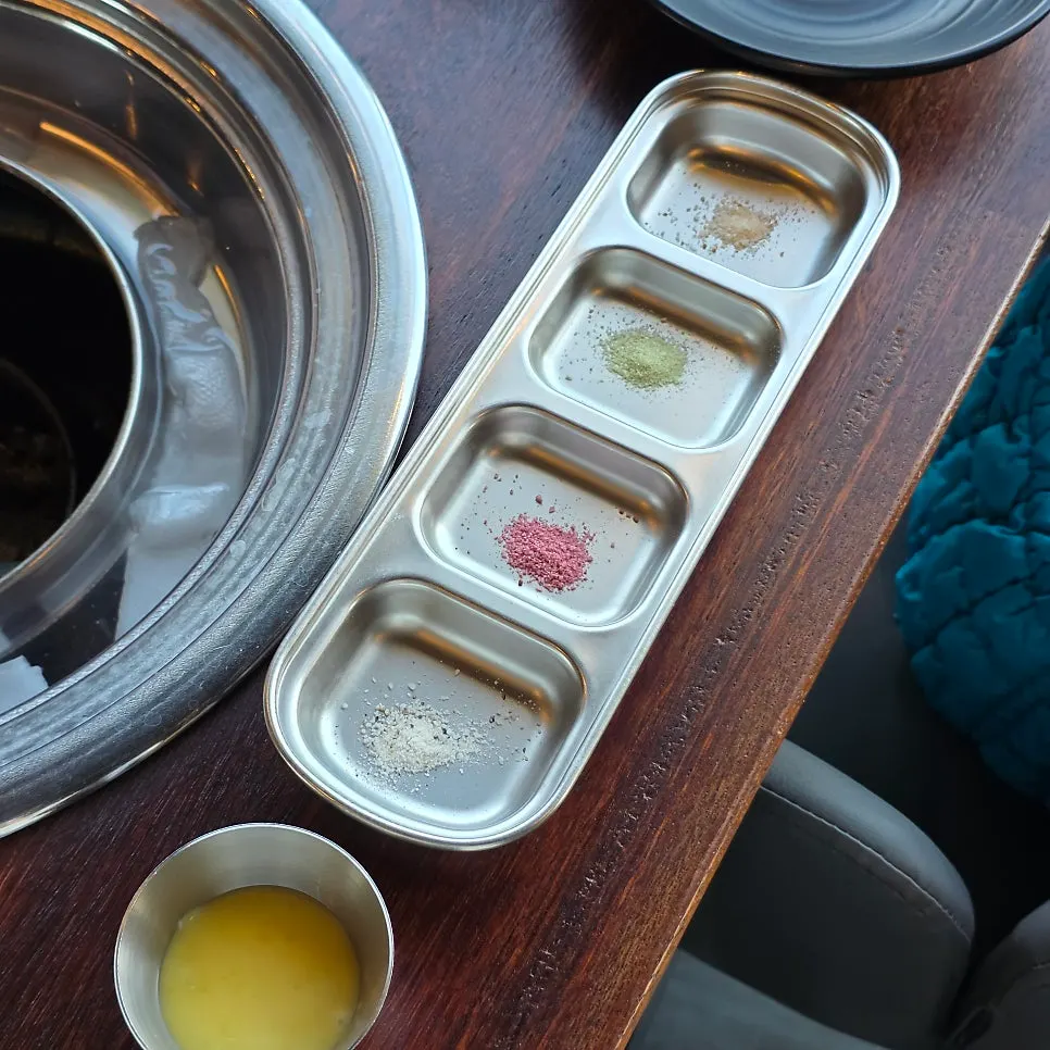Plate of four salts including baengnyeoncho salt