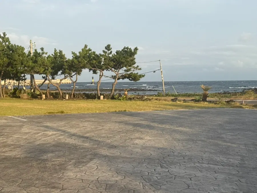 Exterior of Jeju Healing Dwaeji on Maljil-ro in Seogwipo