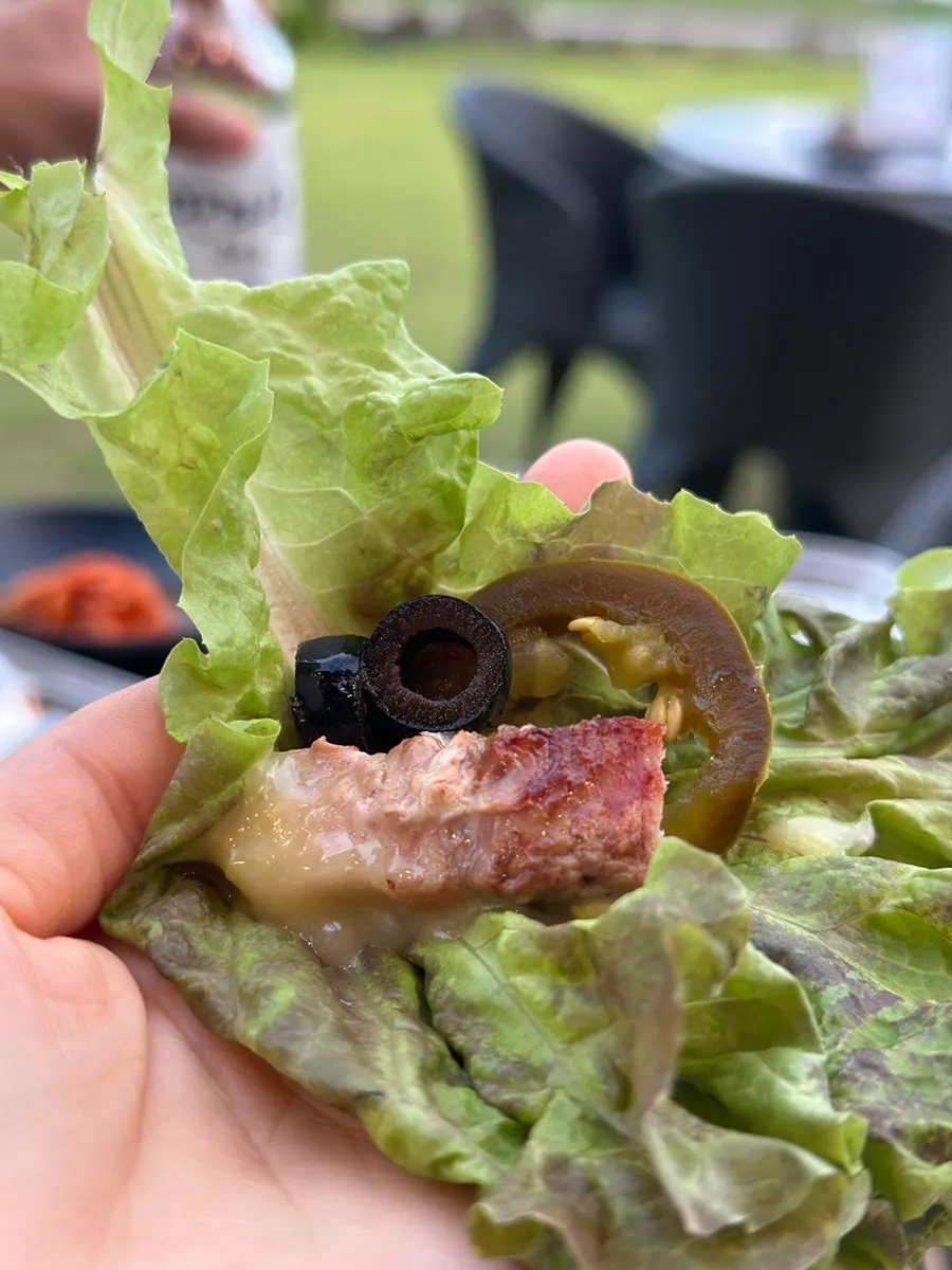 加入黑猪肉的泡菜锅与米饭