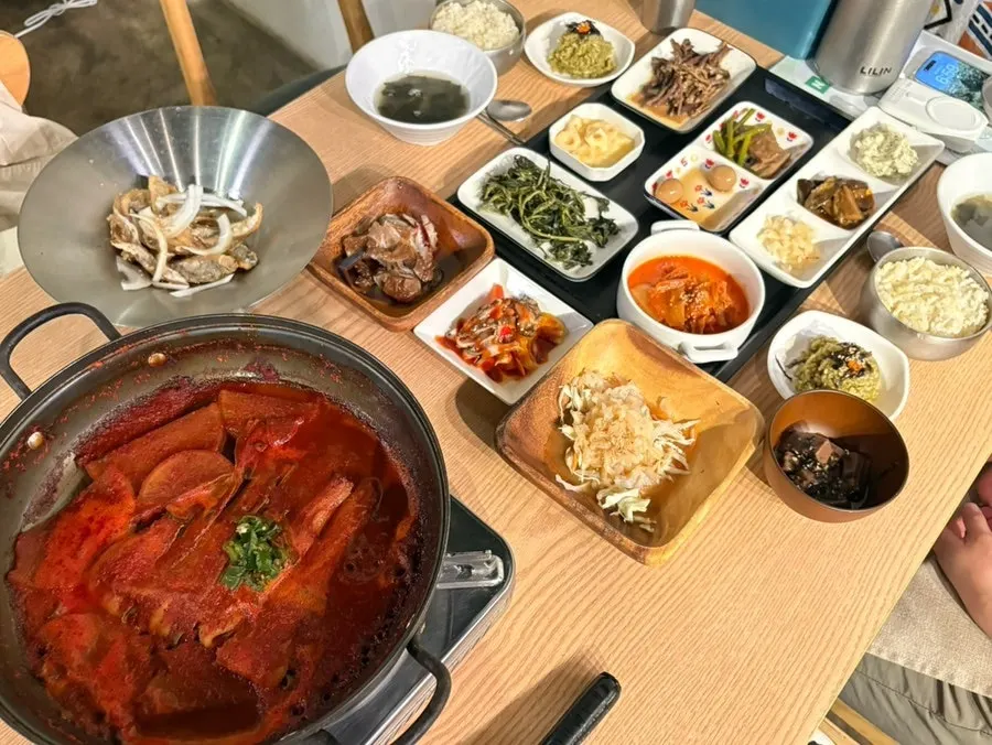 갈치조림과 국, 전복밥까지 차려진 2인상