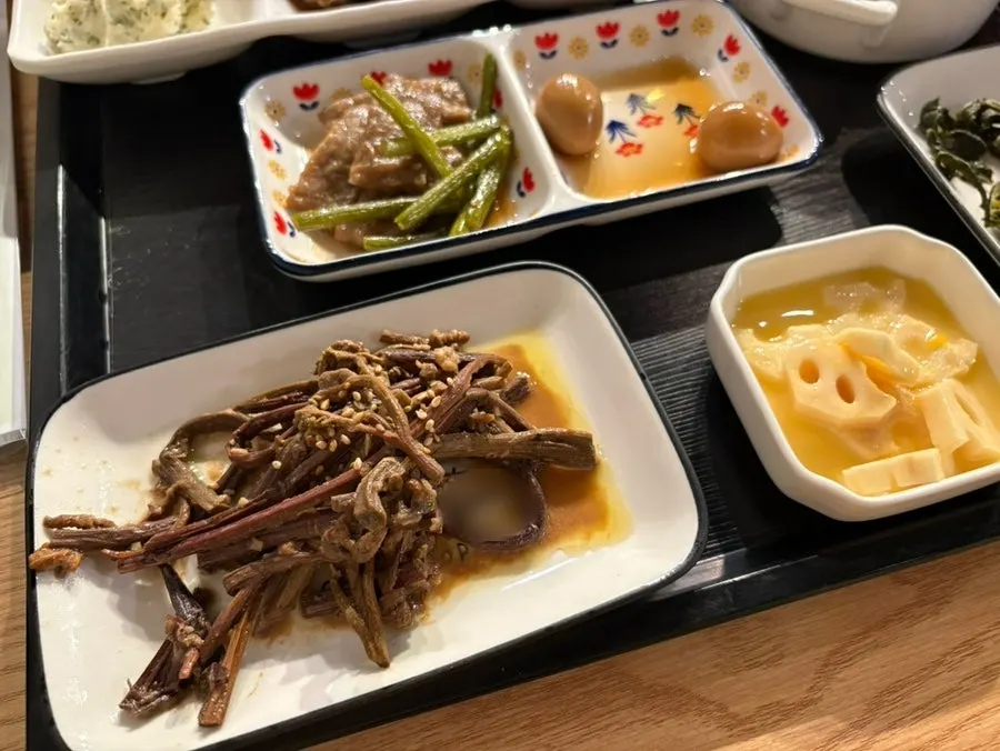 푸짐하게 차려진 2인 한상