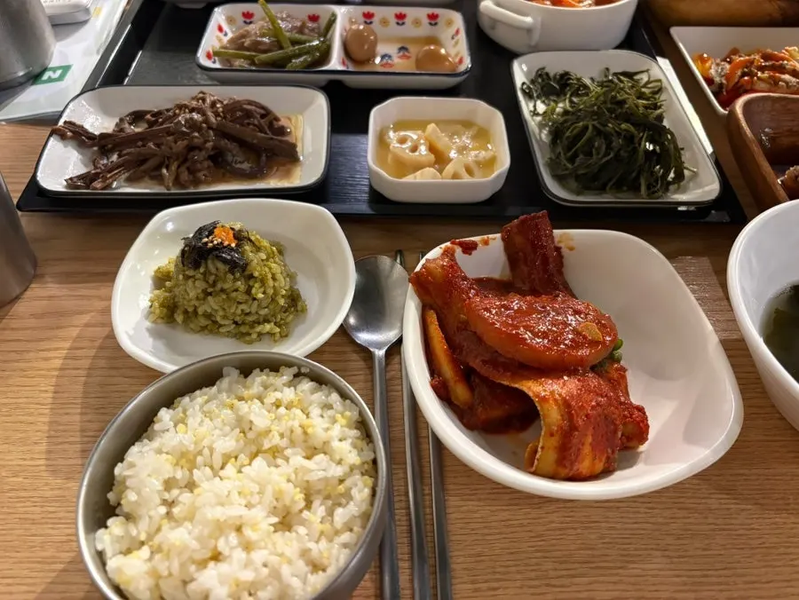 식사를 마친 식과함께 제주산방산점 한상